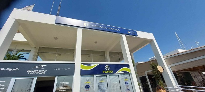 ΜΑΡΙΝΑ ΛΑΡΝΑΚΑΣ