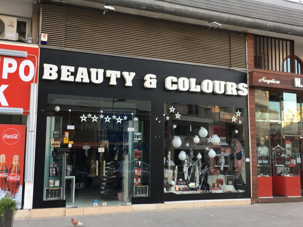 BEAUTY-COLOURS-1