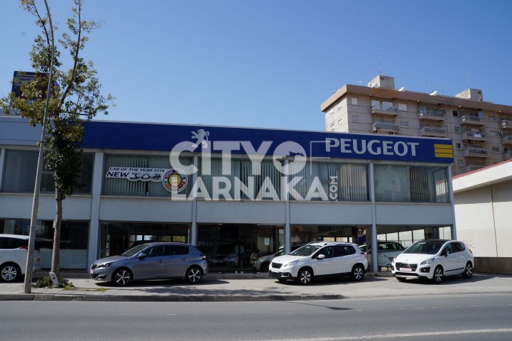 Peugeot-showroom
